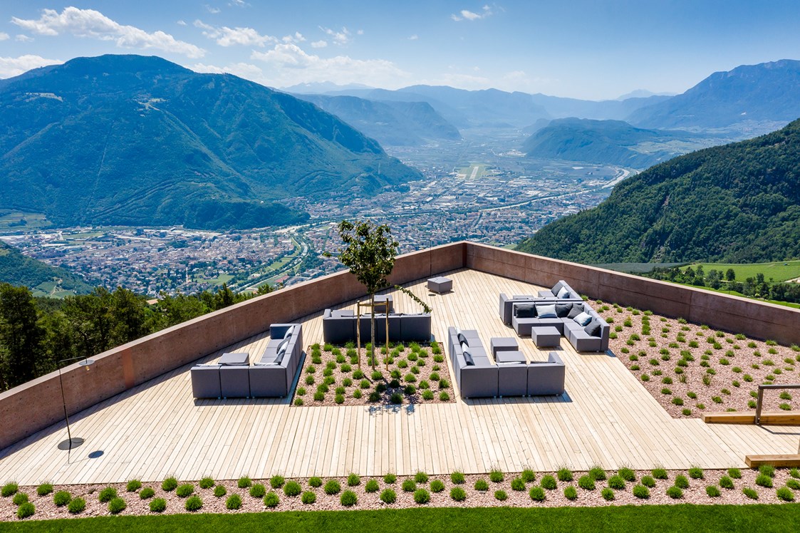 Wellnesshotel: Skylounge with view of Bolzano  - Hotel Belvedere
