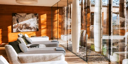 Wellnessurlaub - Dorf Tirol - Wald-Ruheraum mit Blick in unseren Waldpark - Hotel Der Waldhof