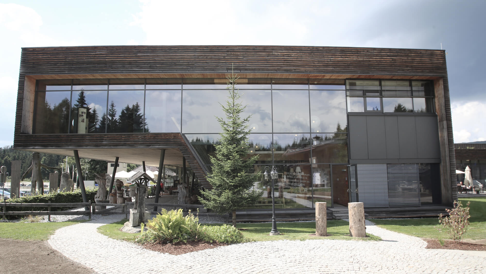 Wellnesshotel: INNs HOLZ Natur- & Vitalhotel****s Außenansicht Rezeption - INNs HOLZ Natur- & Vitalhotel****s - Hotel | Umgebung