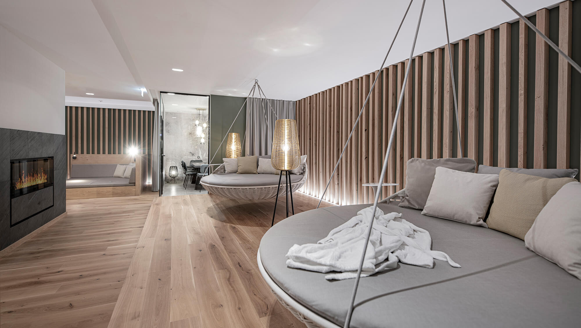 Wellnesshotel: INNs HOLZ Natur- & Vitalhotel****s Ruheraum mit Schaukelbetten - INNs HOLZ Natur- & Vitalhotel****s - Sauna | Spa
