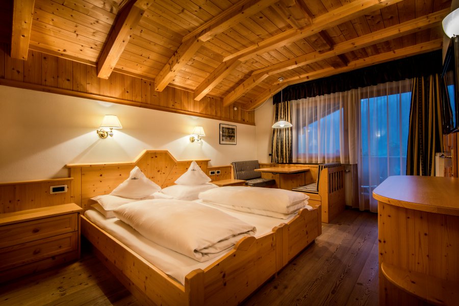 Hotel Diamant San Cassiano Zimmerkategorien Junior Enzian Suite