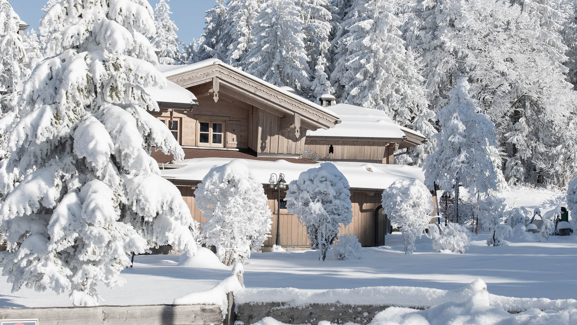 Wellnesshotel: INNs HOLZ Chalet im Winter - INNs HOLZ Chaletdorf - Hotel | Umgebung