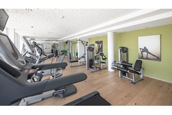 Wellnesshotel: INNs HOLZ Chaletdorf Fitness-Studio - INNs HOLZ Chaletdorf