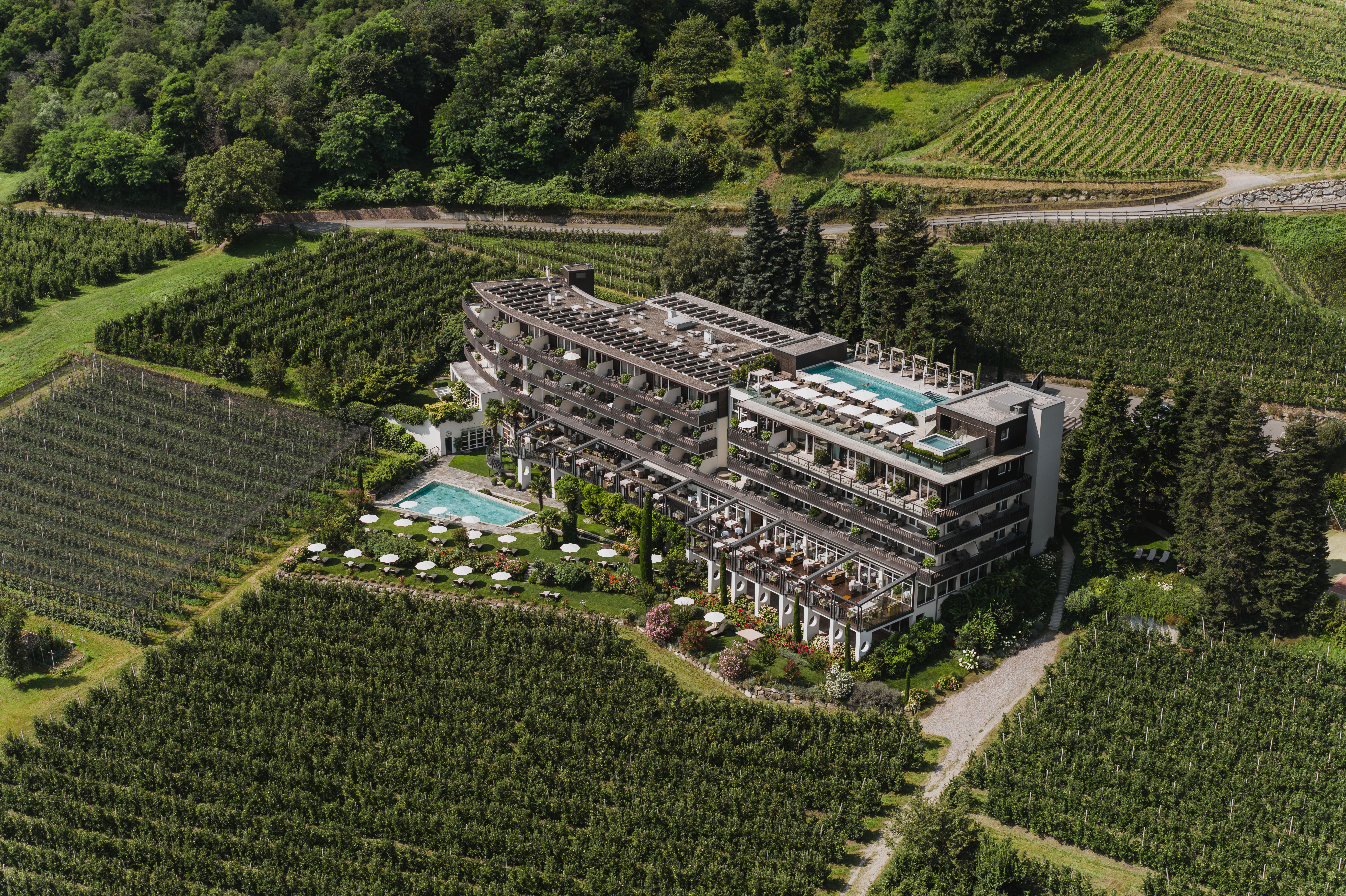 Wellnessurlaub - Meran und Umgebung - Luftaufnahme - Hotel Giardino Marling