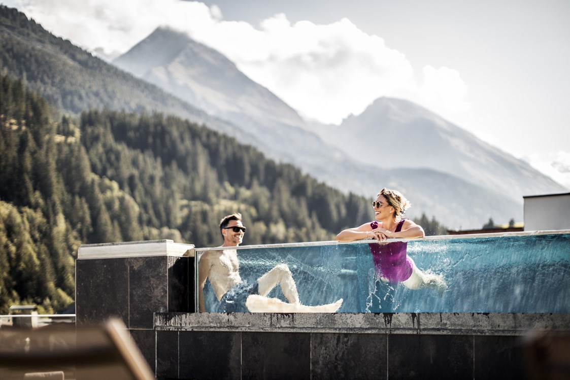 Wellnesshotel: Infinity Pool "Over the toP" - Aktiv- & Wellnesshotel Bergfried