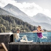 Wellnesshotel - Infinity Pool "Over the toP" - Aktiv- & Wellnesshotel Bergfried