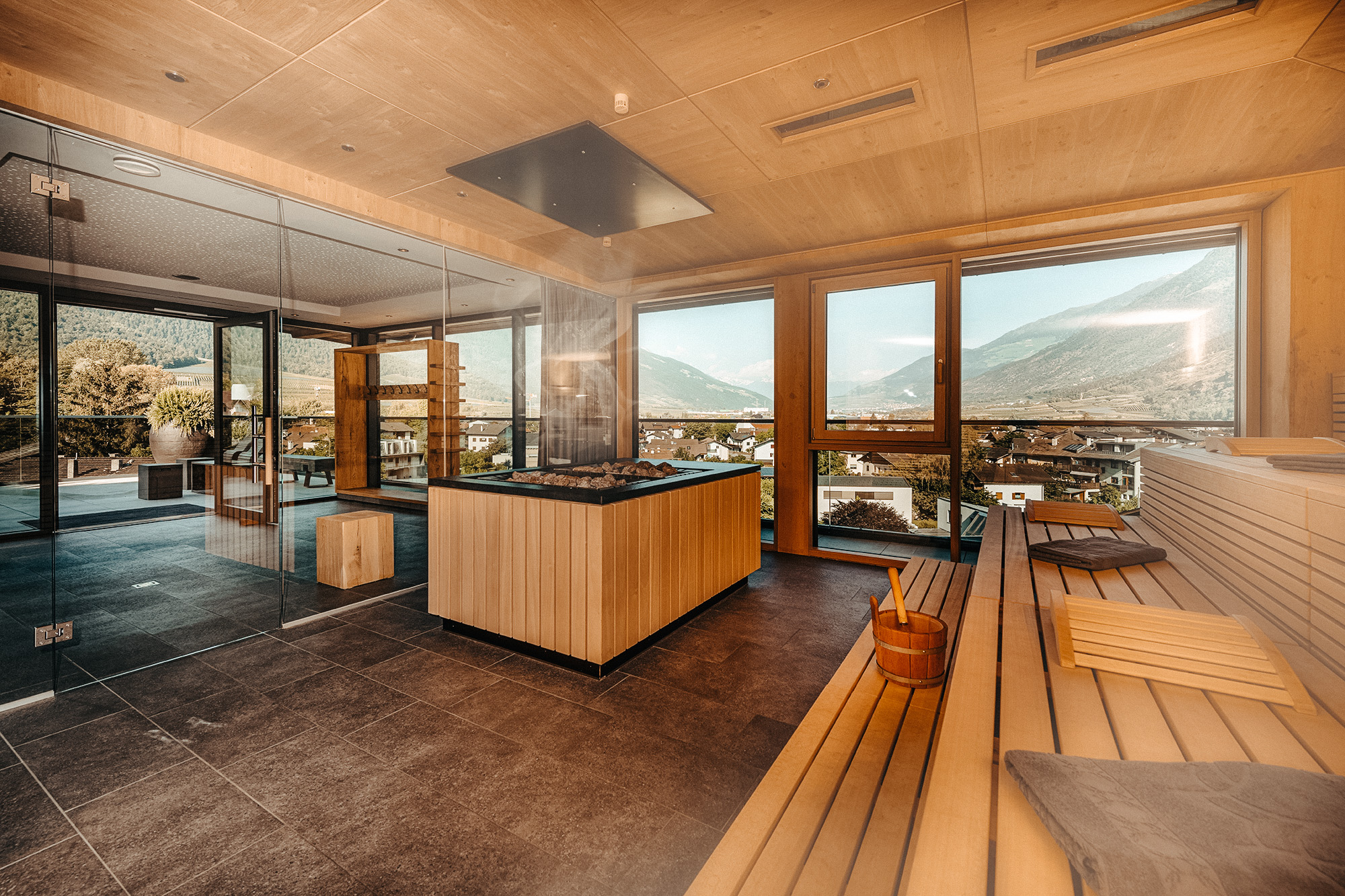 Wellnesshotel: Unsere Panorama-Eventsauna mit täglich mehreren Show-Aufgüssen - Piris Jagdhof | DolceVita Experience - Sauna | Spa