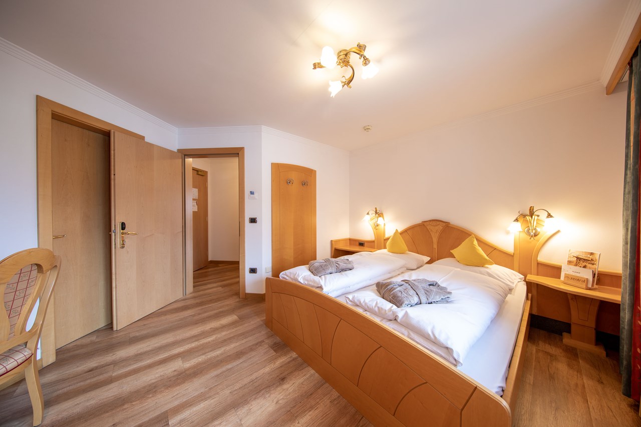 Aktiv- & Wellnesshotel Zentral Zimmerkategorien Standartzimmer Gampen