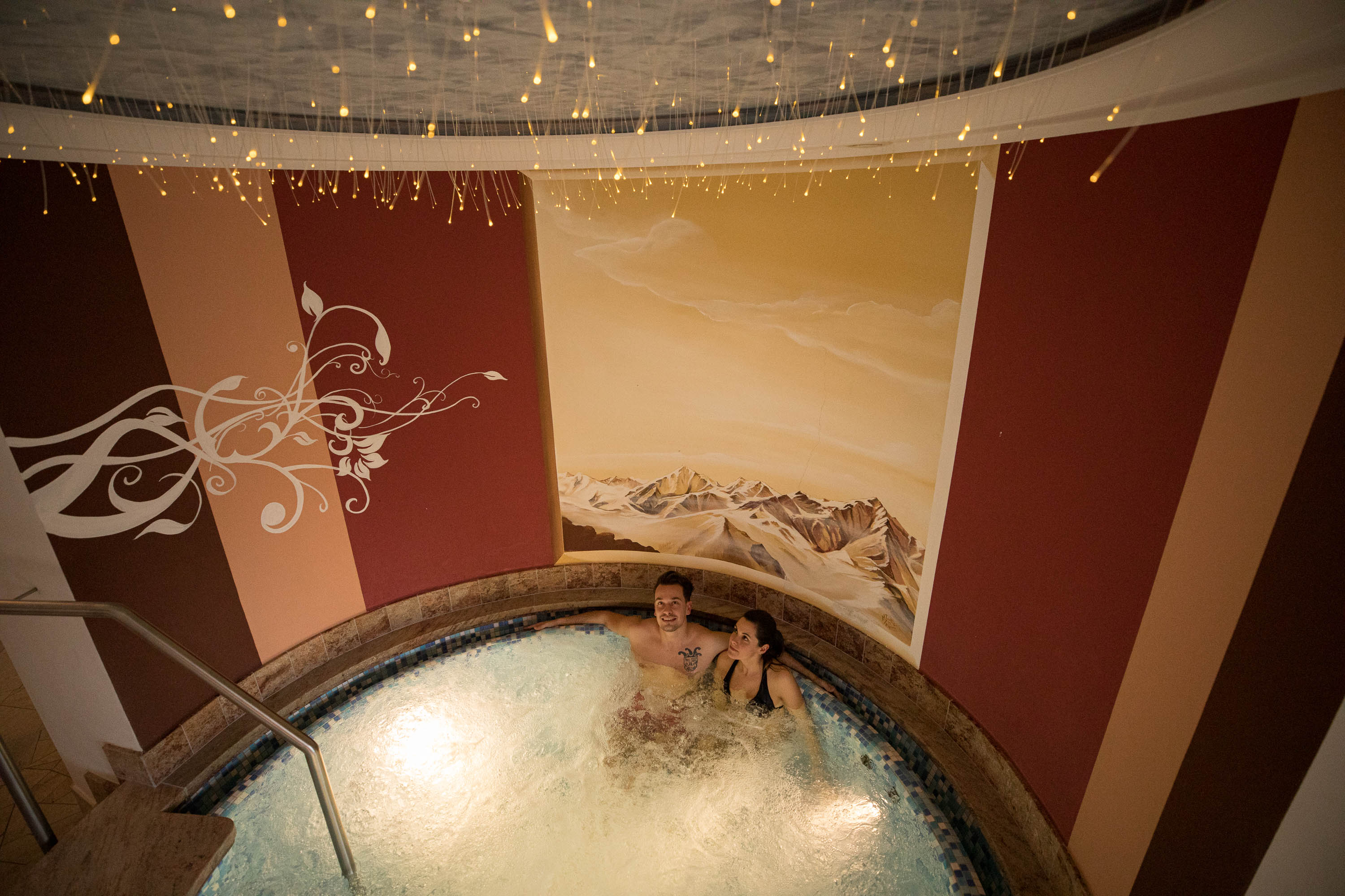 Wellnesshotel: Whirlpool - Aktiv- & Wellnesshotel Zentral