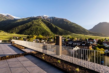 Wellnesshotel: Aussicht auf die Vinschger Bergwelt - Hotel Mein Matillhof
