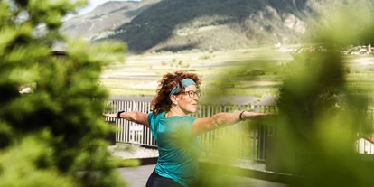 Wellnessurlaub - Dorf Tirol - Yoga auf der Dachterrasse - matill – timeless boutique retreat