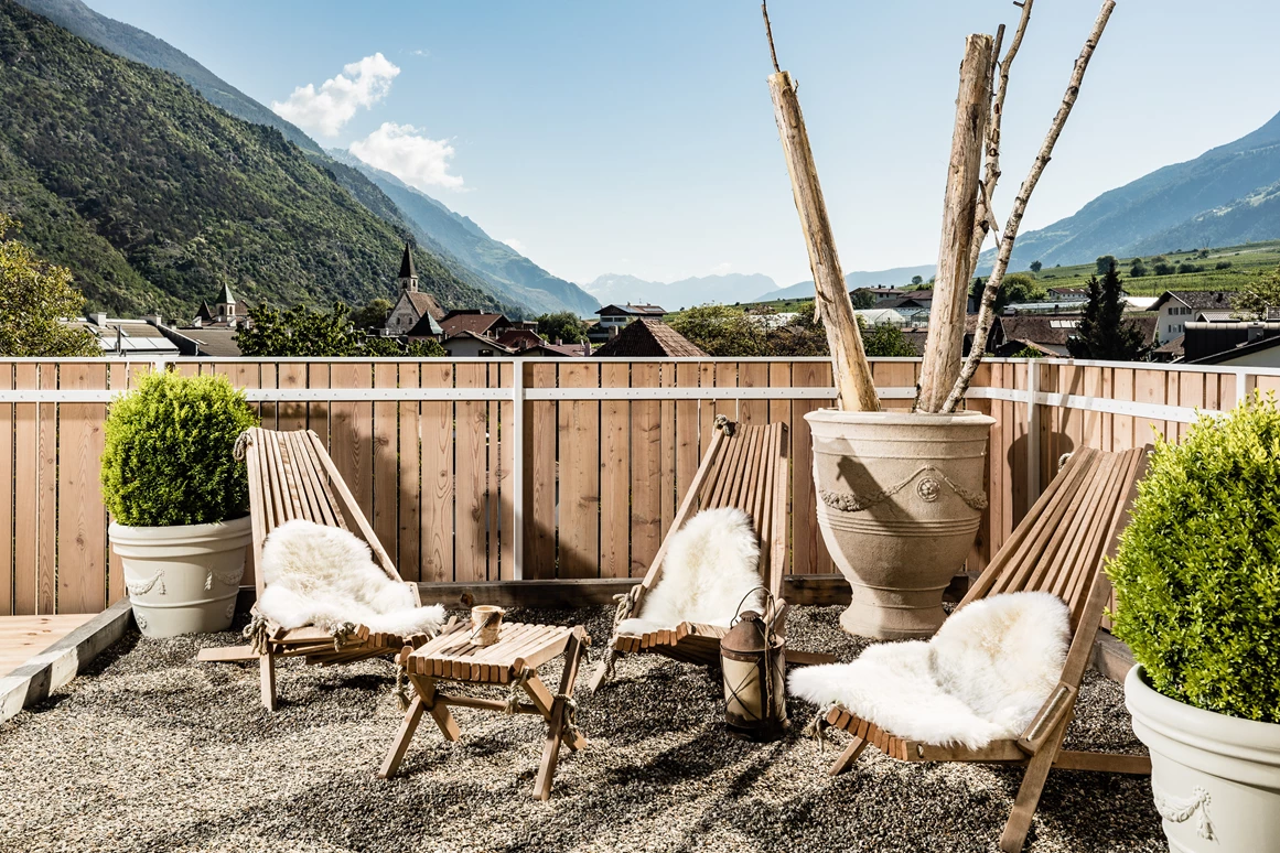 Wellnesshotel: Terasse mit Ruhezonen - matill – timeless boutique retreat