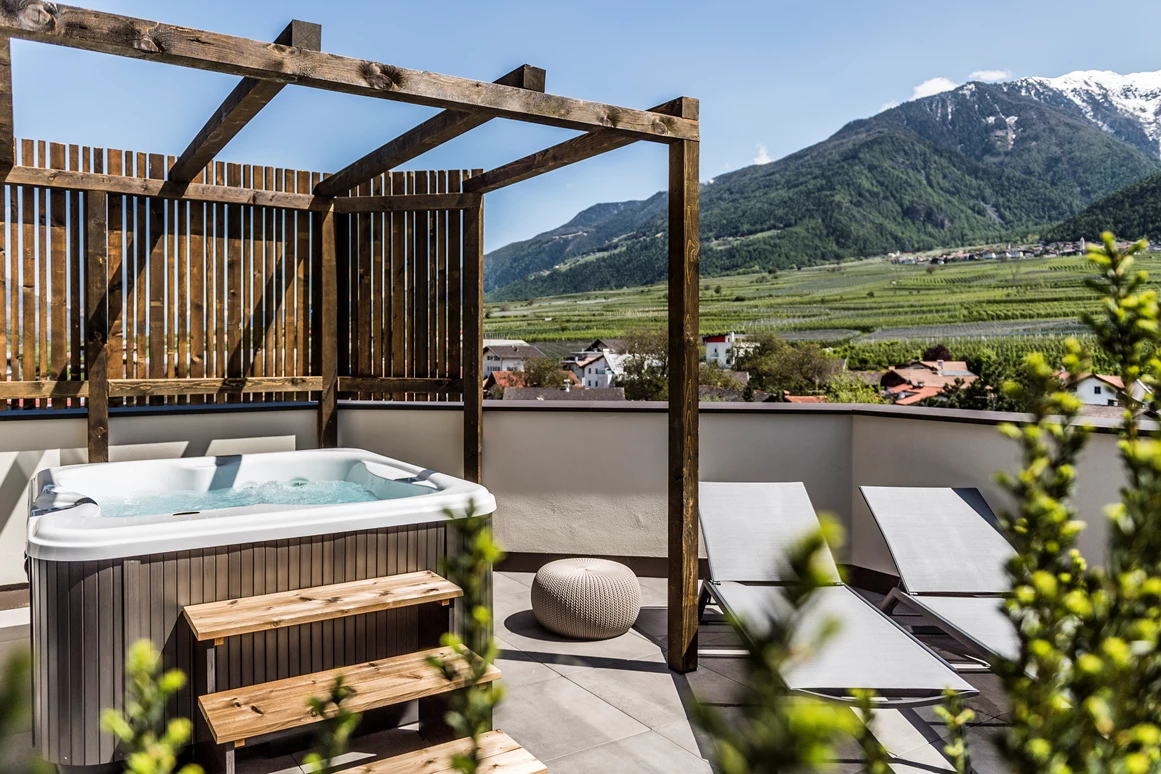 Wellnesshotel: Zimmer mit Whirlpool - matill – timeless boutique retreat
