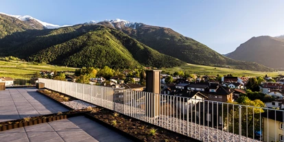 Wellnessurlaub - Dorf Tirol - Aussicht auf die Vinschger Bergwelt - matill – timeless boutique retreat