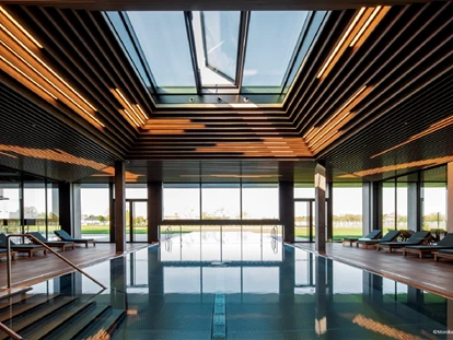 Wellnessurlaub - Umgebungsschwerpunkt: am Land - Gramatneusiedl - Innenpool - Scheiblhofer THE RESORT