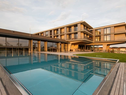 Wellnessurlaub - Umgebungsschwerpunkt: am Land - Gramatneusiedl - Aussenpool - Scheiblhofer THE RESORT
