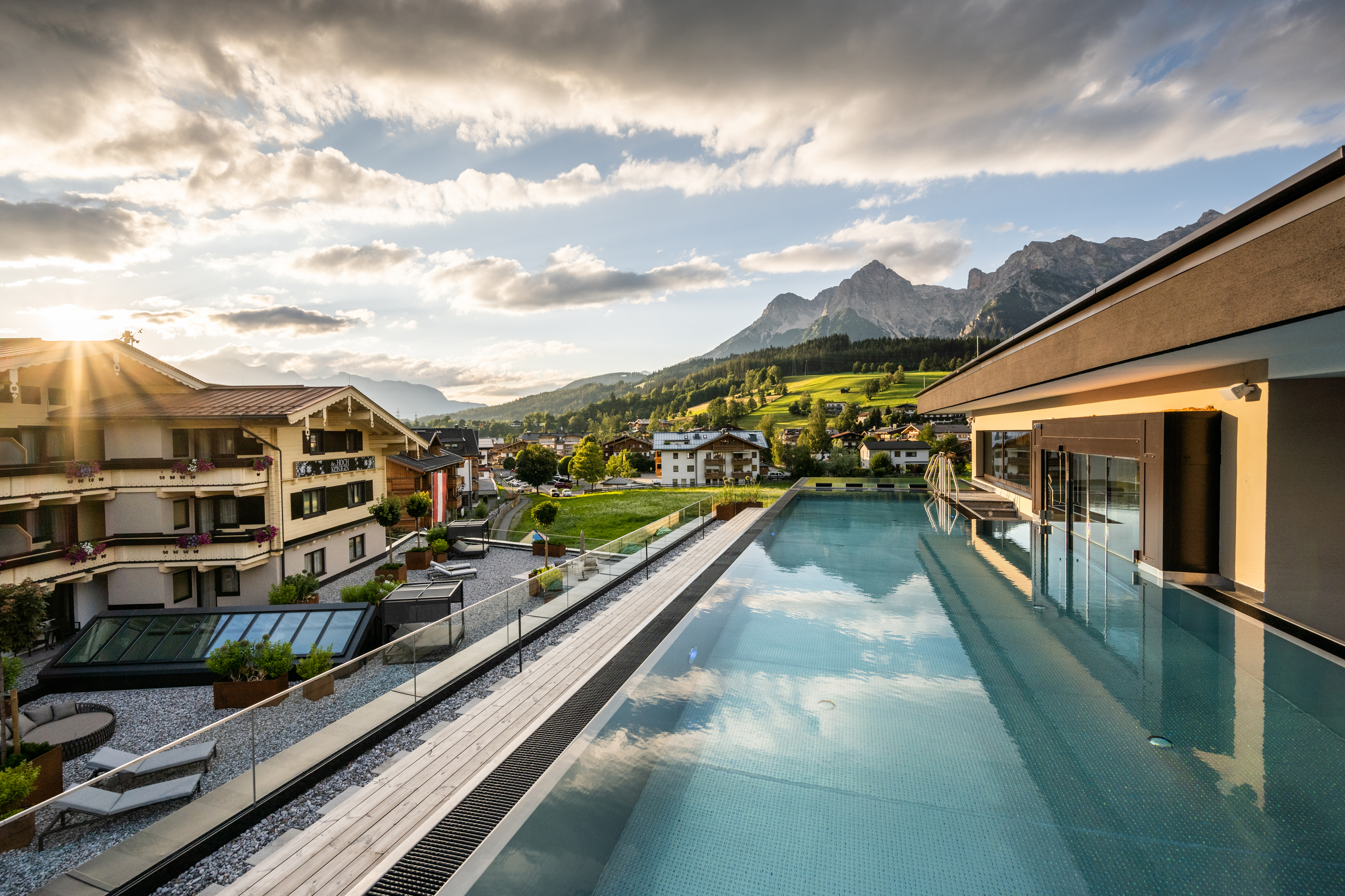die HOCHKÖNIGIN - Mountain Resort Saunen und Bäder im Detail Infinity Pool im QUEEN SPA