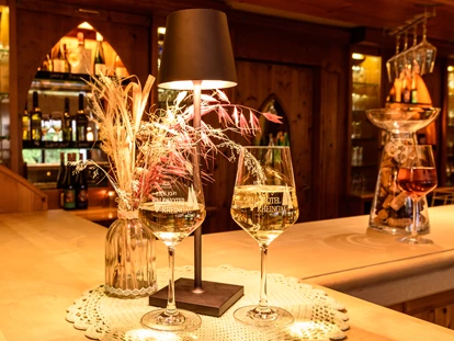 Wellnessurlaub - Hotel-Schwerpunkt: Wellness & Natur - Armsheim - Bar - AKZENT Waldhotel Rheingau