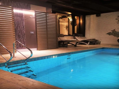 Wellnessurlaub - Hotel-Schwerpunkt: Wellness & Natur - Armsheim - Schwimmbad - AKZENT Waldhotel Rheingau