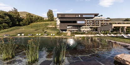 Wellnessurlaub - Dorf Tirol - Naturschwimmbad  - Santre dolomythic home