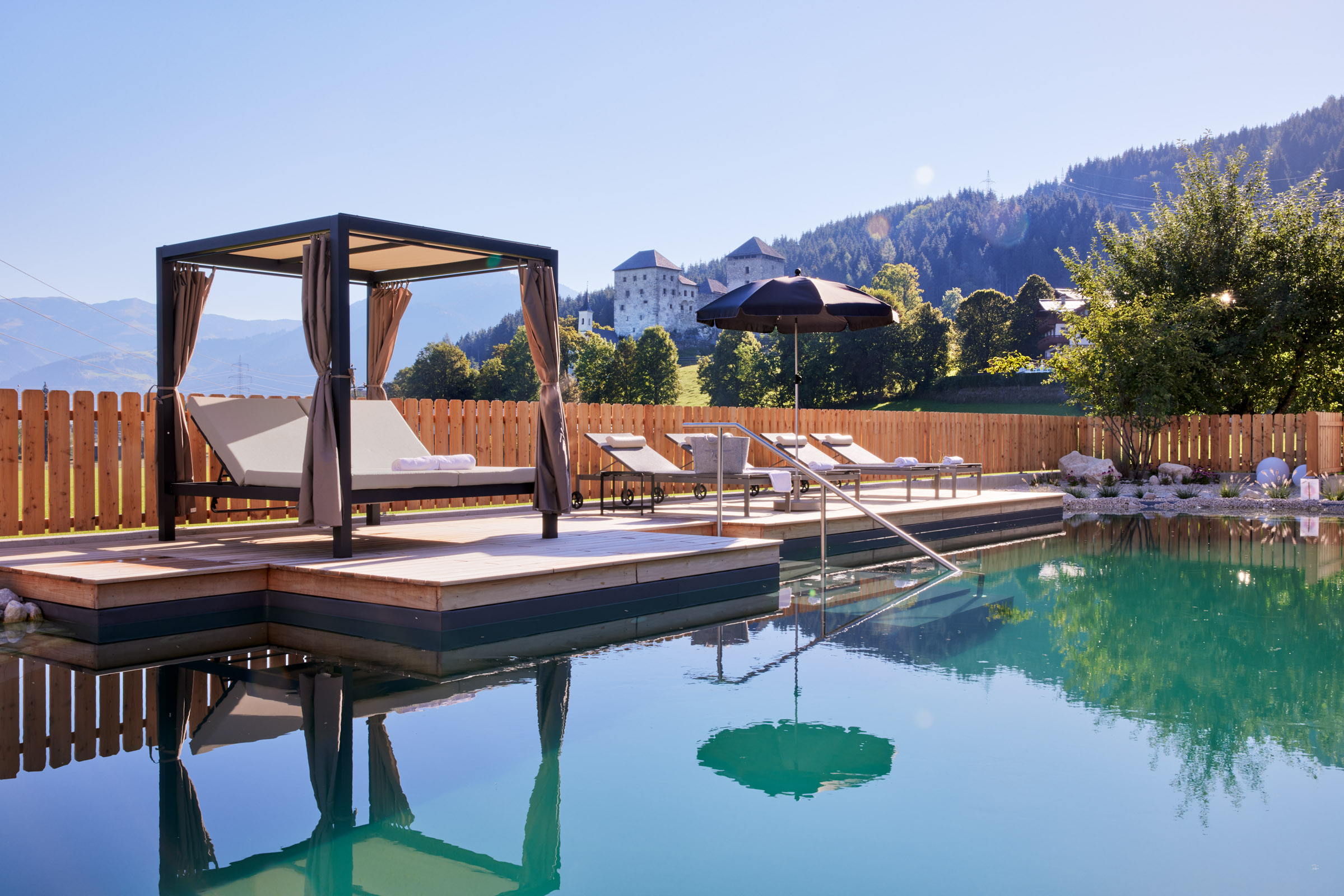 Wellnessurlaub - Dienten am Hochkönig - Natur Schwimmteich - Soulsisters’ Hotel